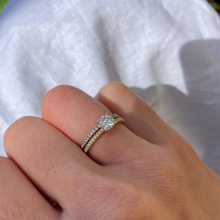 Load image into Gallery viewer, &#39;Daisies Sister&#39; delicate diamond set band