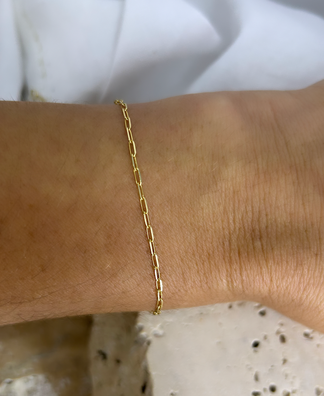 Elsie - delicate elongated hammered link bracelet