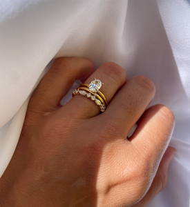 Lola 1ct oval diamond ring