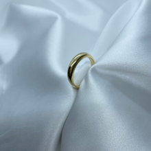 Load image into Gallery viewer, 18ct yellow gold dome ring
