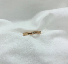 Load image into Gallery viewer, Rose Gold 18ct polished band with diamonds