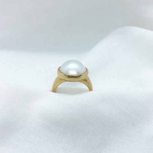 Mabe pearl large gold ring