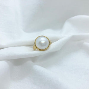 Mabe pearl large gold ring